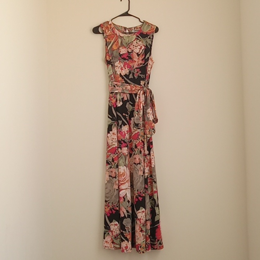 Shelby Palmer dress size 8 Black and Floral